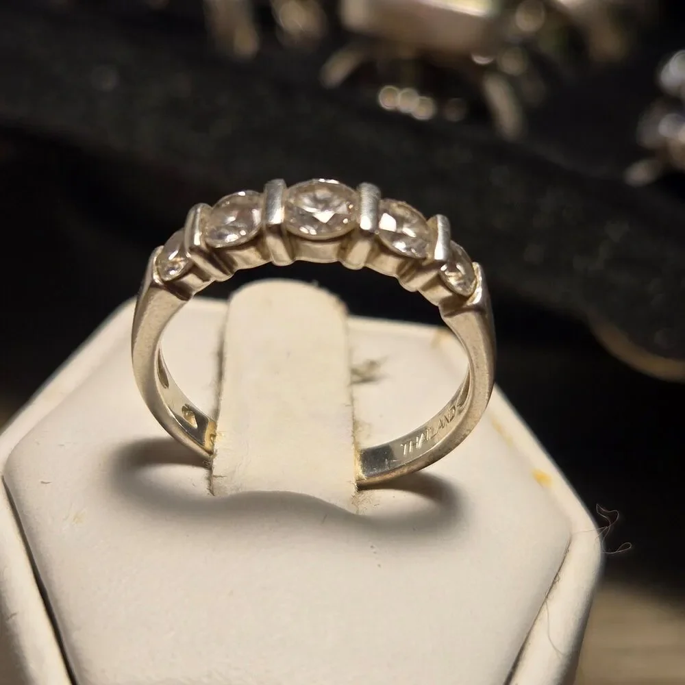 Cubic Zirconia vintage sterling silver ring sz 7.5